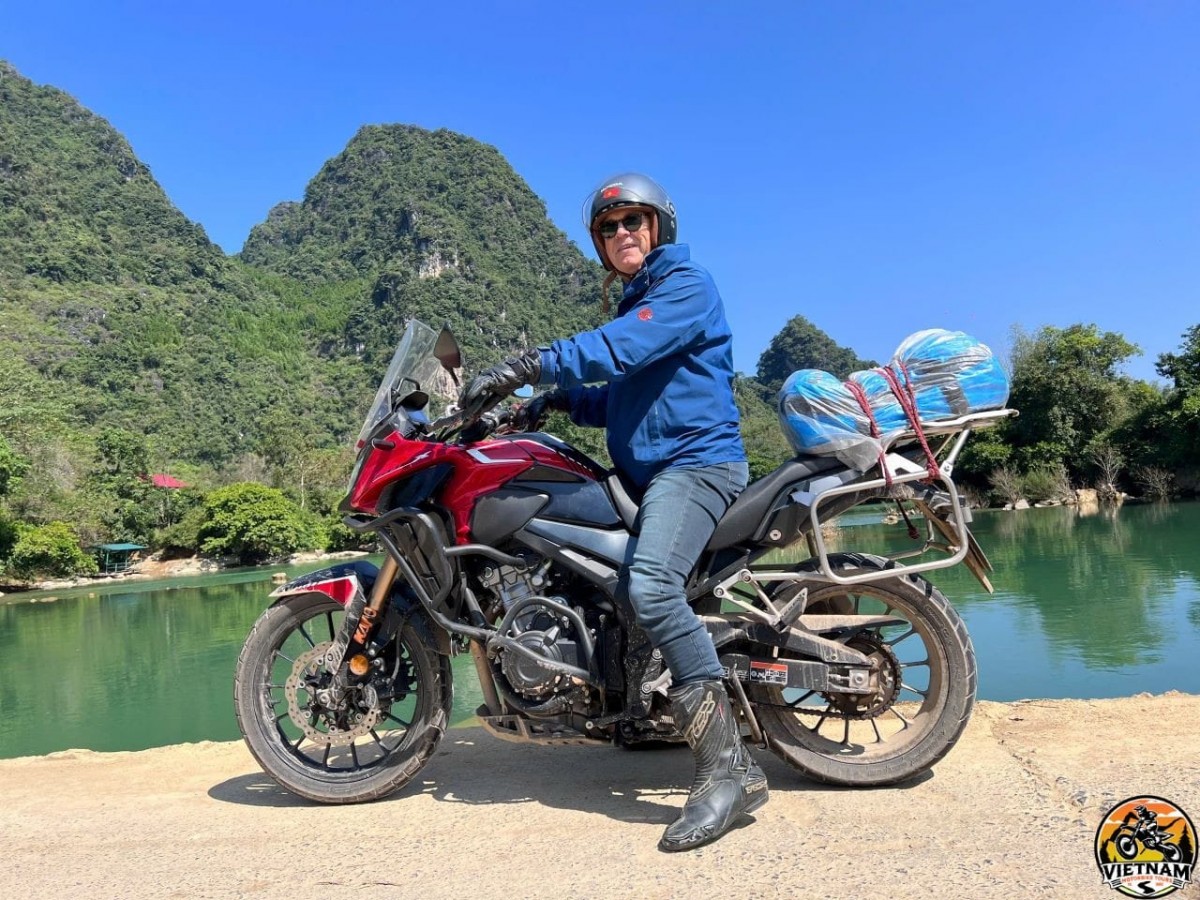 UNFORGETTABLE VIETNAM MOTORBIKE TRIP 15- DAY HA NOI TO DA NANG