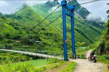 RIDING MOTORBIKE IN THE HO CHI MINH TRAIL , THE BEST CHOICE TO TRAVEL IN VIETNAM