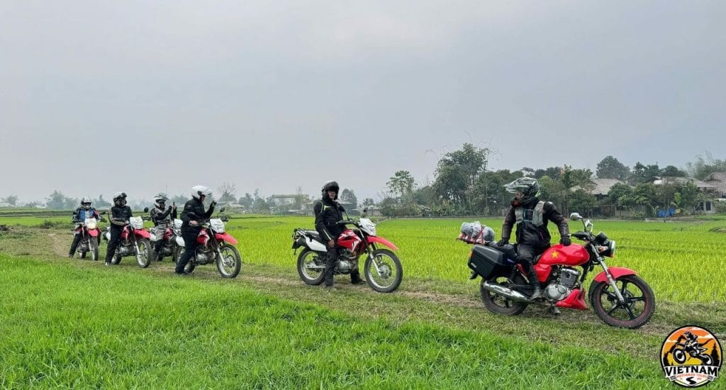 Motorbike Types Honda XR150cc Honda CRF300cc Honda CB500cc Group size (USD/day/rider) Group of 1 rider $190/Day $230/Day $250/Day Group of 2 riders $16/Day $200/Day $220/Day Group of 3 riders $150/Day $190/Day $210/Day Group of 4 riders+ $140/Day $180/Day $200/Day Motorbike Types Honda XR150cc Honda CRF300cc Honda CB500cc Group size (USD/day/rider) Group of 1 rider $190/Day $230/Day $250/Day Group of 2 riders $16/Day $200/Day $220/Day Group of 3 riders $150/Day $190/Day $210/Day Group of 4 riders+ $140/Day $180/Day $200/Day Motorbike Types Honda XR150cc Honda CRF300cc Honda CB500cc Group size (USD/day/rider) Group of 1 rider $190/Day $230/Day $250/Day Group of 2 riders $16/Day $200/Day $220/Day Group of 3 riders $150/Day $190/Day $210/Day Group of 4 riders+ $140/Day $180/Day $200/Day Vietnam Easy Rider- Motorcycle Tours